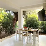 Apartment Il Giardino - Peaceful Atmosphere And Free Parking - *