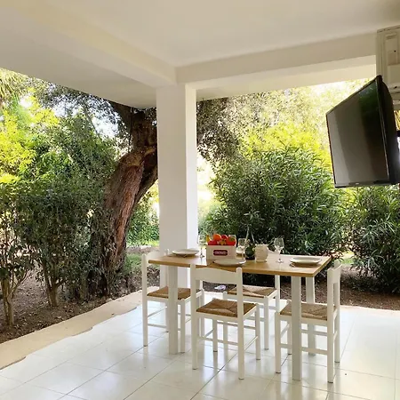 Apartment Il Giardino - Peaceful Atmosphere And Free Parking - *