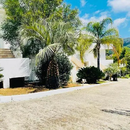 Il Giardino Apartment *